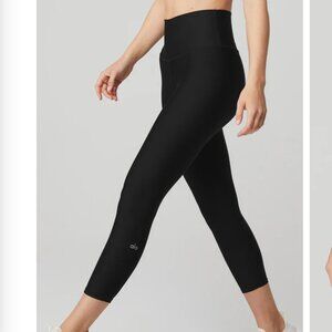 Alo High-Waist Airlift Capri, Black -- XXS